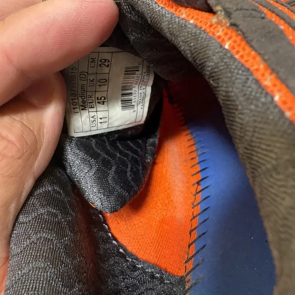 Brooks up sale